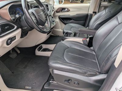 2018 Chrysler Pacifica - Photo 11