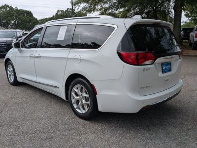 2018 Chrysler Pacifica - Photo 3