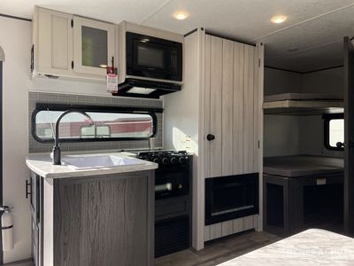 2025 Dutchmen Aspen Trail LE - Photo 8