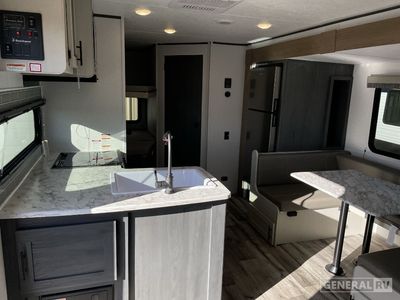 2025 Dutchmen Aspen Trail LE - Photo 6