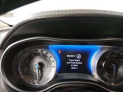 2022 Chrysler 300 - Photo 14