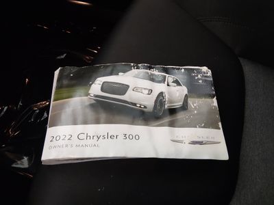 2022 Chrysler 300 - Photo 19