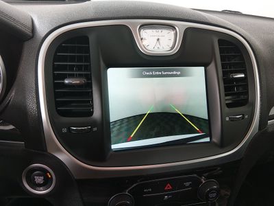 2022 Chrysler 300 - Photo 16