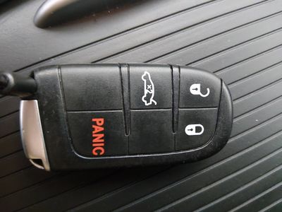 2022 Chrysler 300 - Photo 15