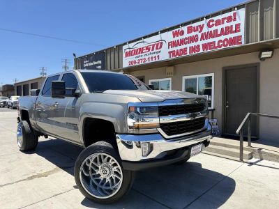 2017 Chevrolet Silverado 1500 in Gray — front three-quarter view