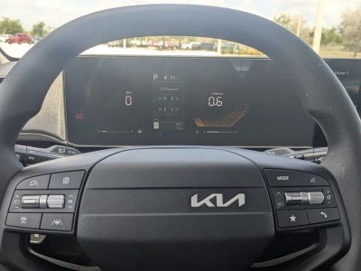 2026 Kia K4 — photo 32 view