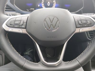 2022 Volkswagen Taos — photo 12 view