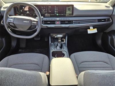 2025 Kia K4 — photo 7 view