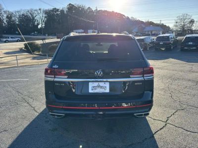 2022 Volkswagen Atlas — engine compartment view