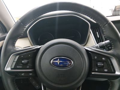 2020 Subaru Outback — photo 12 view