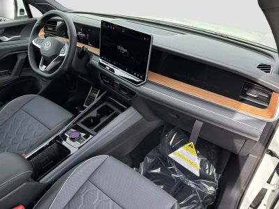 2026 Volkswagen Tiguan — photo 14 view