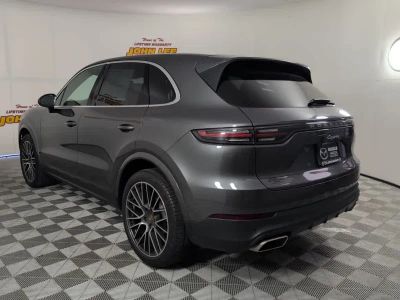 2019 Porsche Cayenne — rear three-quarter view