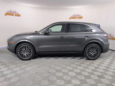 2019 Porsche Cayenne — side profile view