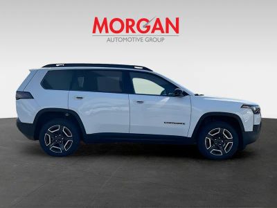 2026 Jeep Cherokee — photo 8 view