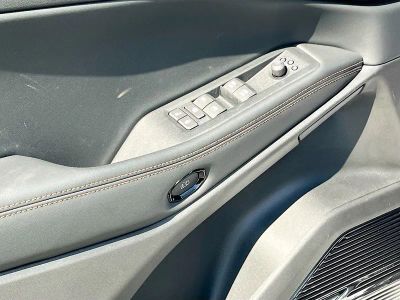 2026 Jeep Cherokee — photo 18 view