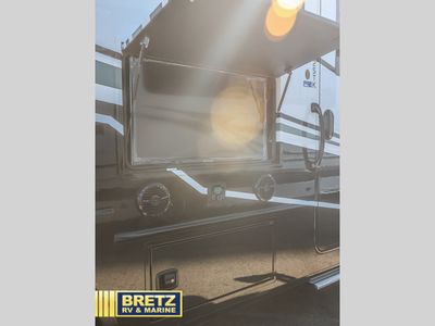 2026 Grand Design Lineage Series M - Photo 9
