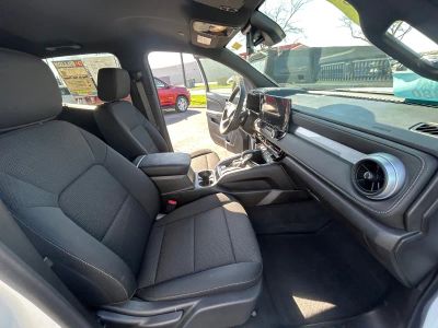 2024 Chevrolet Colorado — photo 15 view
