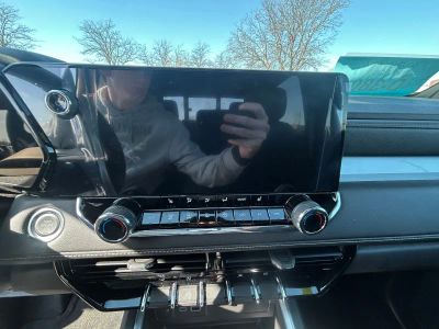 2024 Chevrolet Colorado — photo 11 view