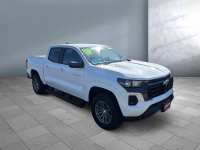2024 Chevrolet Colorado — photo 8 view