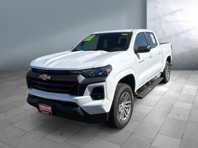 2024 Chevrolet Colorado — front three-quarter view