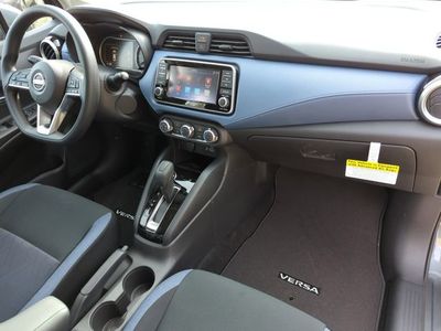 2025 Nissan Versa — photo 13 view
