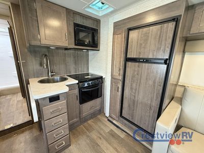 2025 Winnebago Minnie Winnie - Photo 11