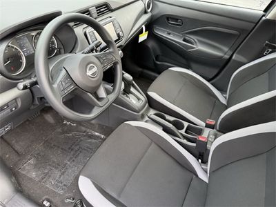 2025 Nissan Versa - Photo 4