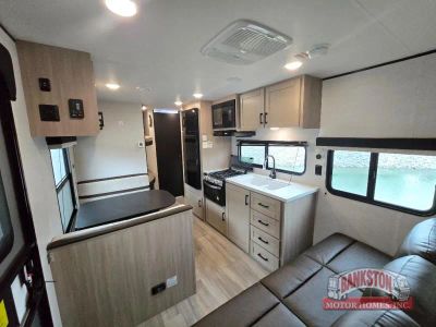 2026 Prowler 2600BH — photo 8 view