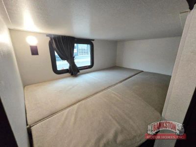 2026 Prowler 2600BH — photo 18 view