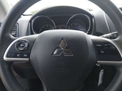 2025 Mitsubishi Outlander Sport — photo 12 view