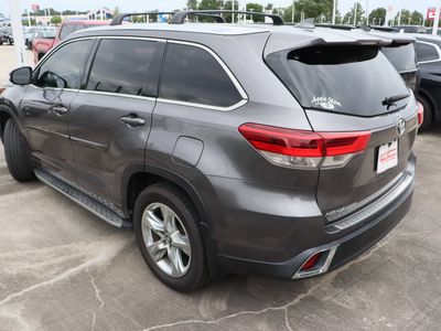 2017 Toyota Highlander - Photo 6