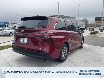 2021 Toyota Sienna - Photo 17