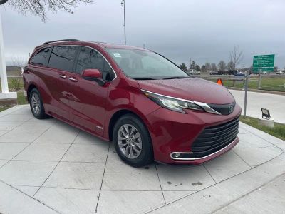 2021 Toyota Sienna - Photo 2