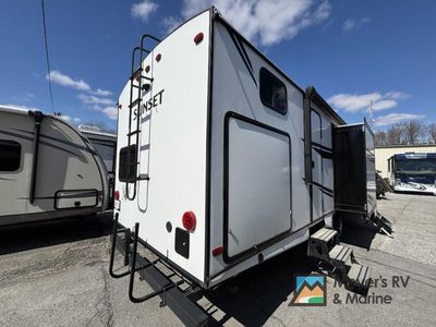 2016 CrossRoads RV SUNET TRAIL — detail view