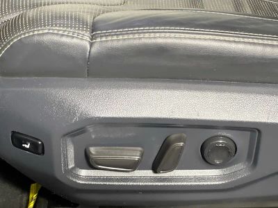 2023 Toyota Tundra — photo 13 view