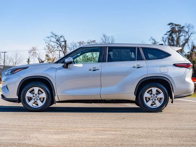 2024 Toyota Highlander - Photo 3