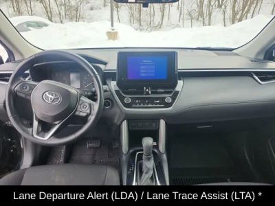 2023 Toyota Corolla Cross LE - Photo 16