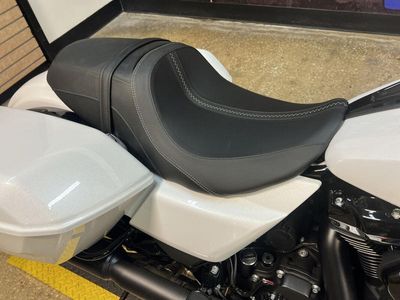 2025 Harley-Davidson FLHX - Street Glide — photo 14 view