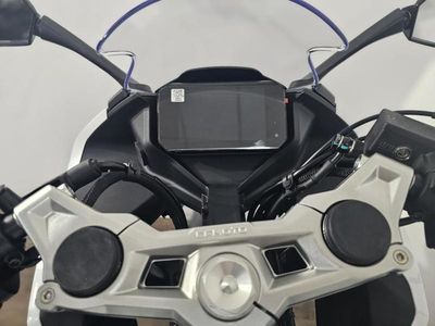 2026 CFMOTO 300SS - Photo 11