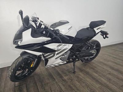 2026 CFMOTO 300SS - Photo 2