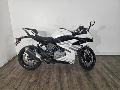 2026 CFMOTO 300SS - Photo 7