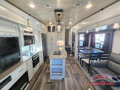 2023 Cougar 290RLS — photo 20 view