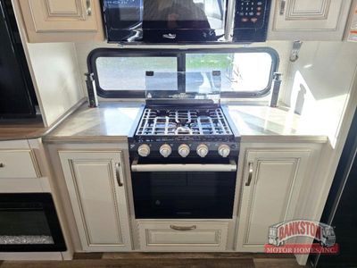 2023 Cougar 290RLS — photo 9 view
