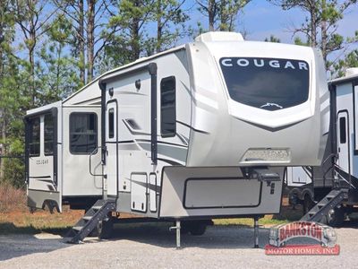 2023 Cougar 290RLS — front three-quarter view