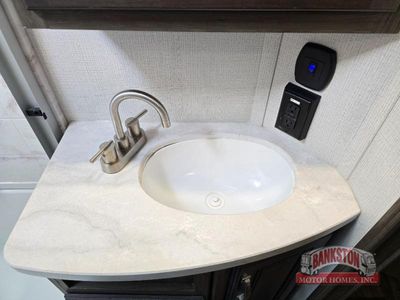 2023 Cougar 290RLS — photo 23 view