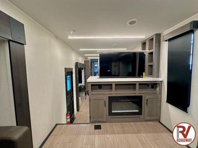 2026 Cherokee Arctic Wolf 3950SUITE - Photo 25