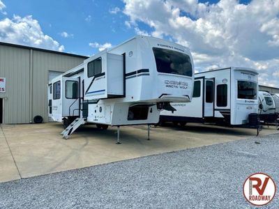 2026 Cherokee Arctic Wolf 3950SUITE - Photo 3