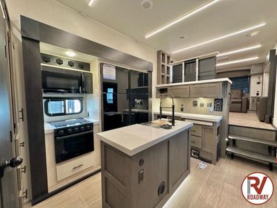 2026 Cherokee Arctic Wolf 3950SUITE - Photo 18