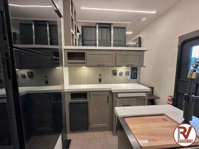2026 Cherokee Arctic Wolf 3950SUITE - Photo 19