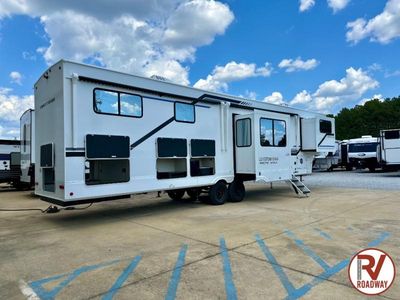 2026 Cherokee Arctic Wolf 3950SUITE - Photo 5